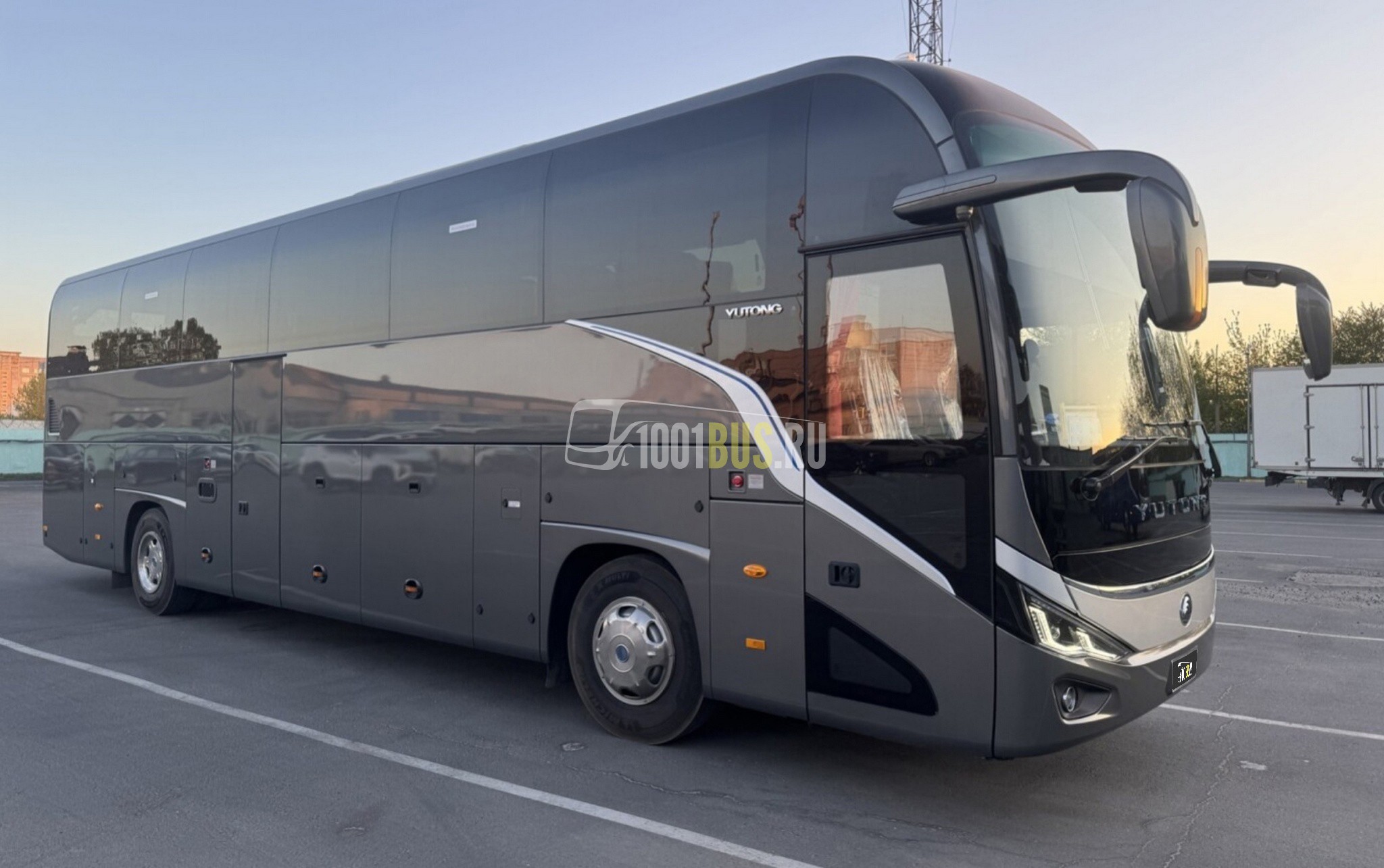 Yutong ZK6128H (серый, 53 места)